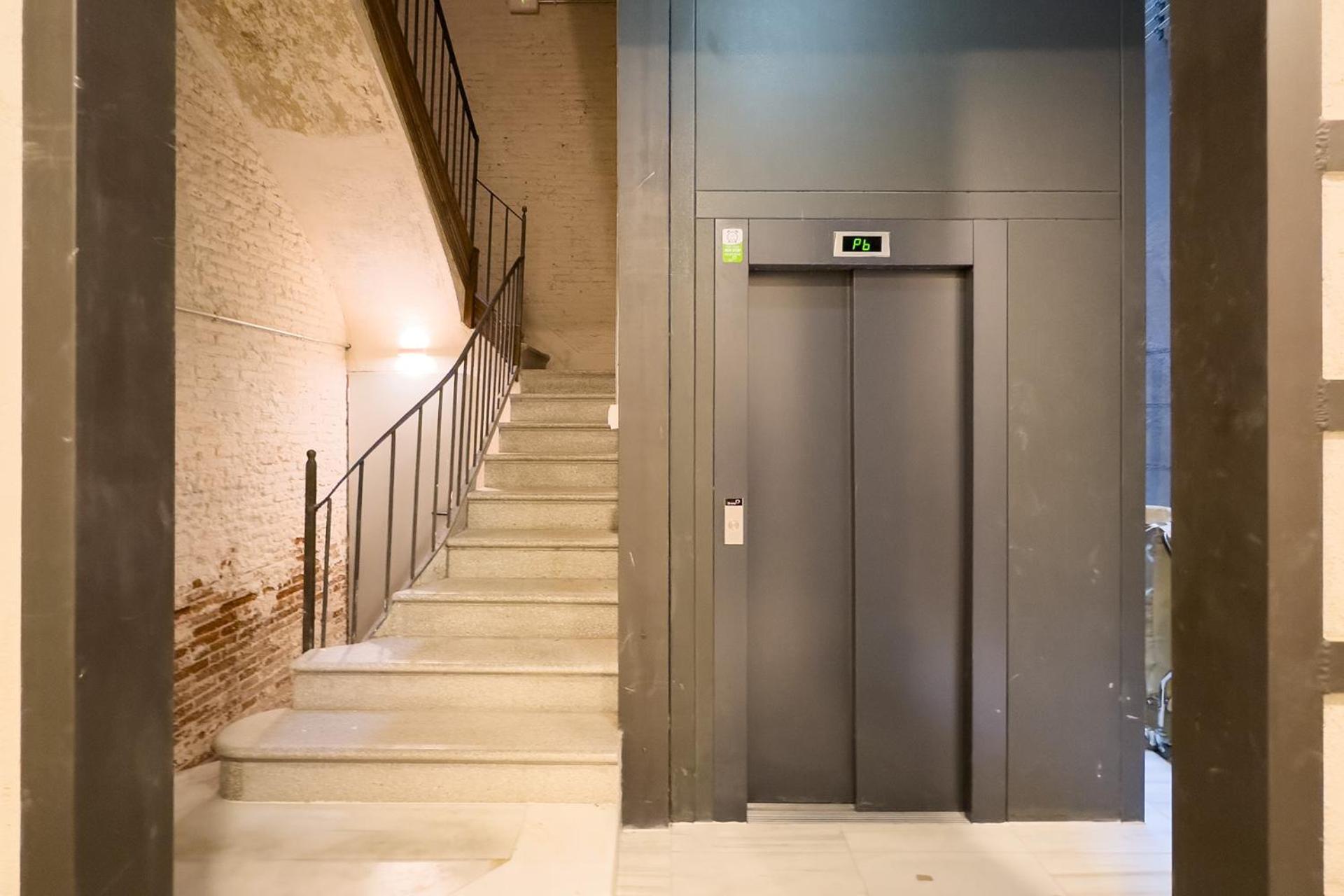 Oasis Apartments & Studios Old Town Center Barcelona Luaran gambar